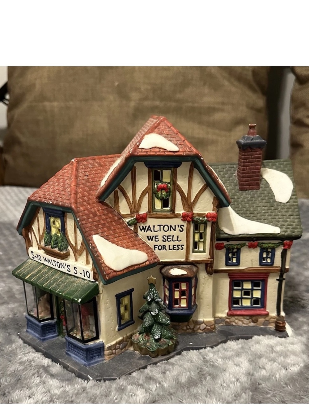Christmas Snow Village Display Light Up Quality Gas Station 1950’s Look #8